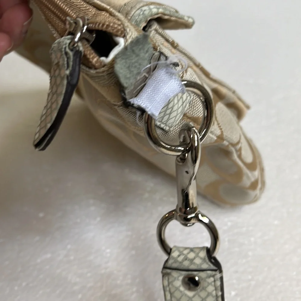 Coach tan signature C crossbody bag - Picture 11 of 15